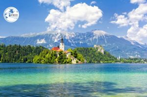 بحيرة بليد في سلوفينيا مغامرة لا تنسى