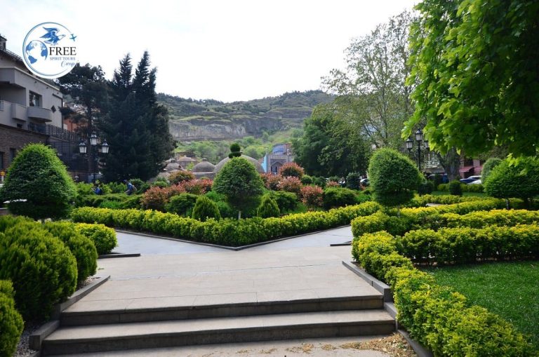 حديقة حيدر الييف تبليسي
